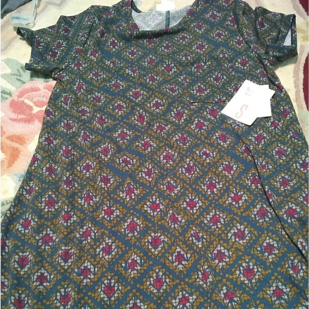 Bnwt lularoe small Carly